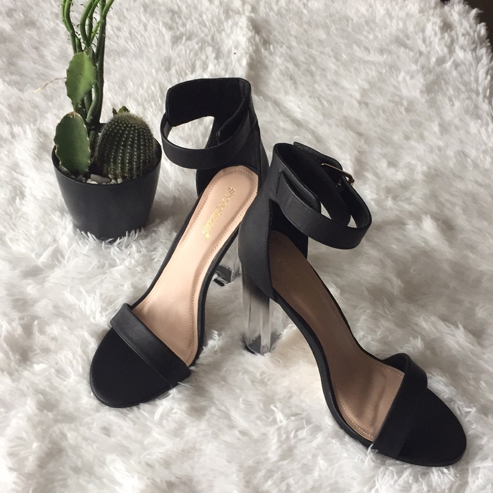 Shoedazzle black sandals size 10